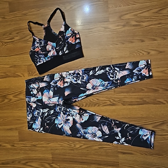 Fabletics Athletic Matching Set/ XS - Picture 2 of 13